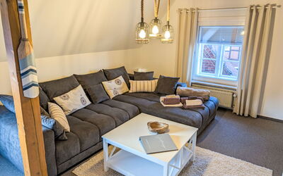 Wischhafen 648: Furniture, Interior Design, Flooring, Floor, Couch, Wood, Room, Living Room, Apartment, Home