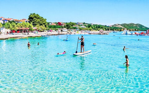 Ma-La: Water, Body Of Water, Beach, Summer, Coastal And Oceanic Landforms, Recreation, Sea, Coast, Vacation, Leisure