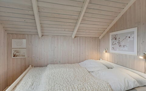 Arold - 600M to the Fjord: Bedroom, Wood, Bed, Ceiling, Interior Design, Floor, Bed Sheet, Flooring, Bedding, Linens