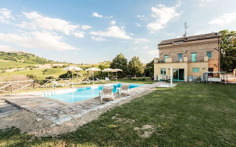 Villa Checco: Swimming Pool, Estate, Villa, Mansion, Farmhouse, Hotel