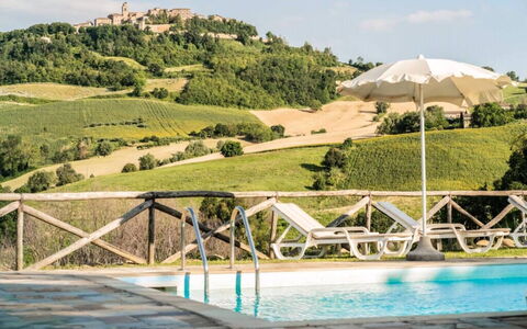 Villa Checco: Leisure, Outdoor Furniture, Swimming Pool, Bicycle, Umbrella, Resort Town