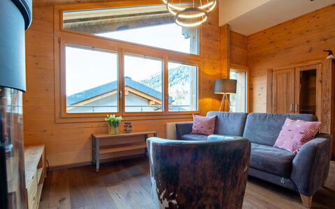 Pearl 1. Og Süd-West: Mountain Range, Valley, Alps, Ridge, Summit, Headquarters