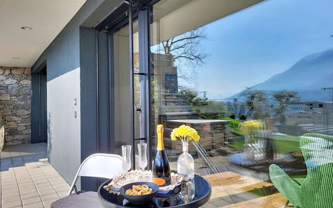 Appartamento al Sole: Mountain Range, Valley, Alps, Ridge, Summit, Headquarters