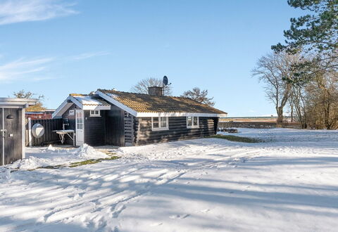 Kato - 125M from the Sea: Sky, Wood, Branch, Roof, House, Winter, Architecture, Cottage, Home, Snow