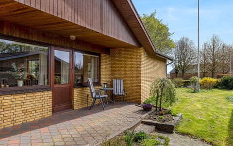 Wildemor - 30Km from the Sea: Furniture, Wood, Interior Design, Flooring, Floor, Chair, Room, Ceiling, Living Room, Apartment