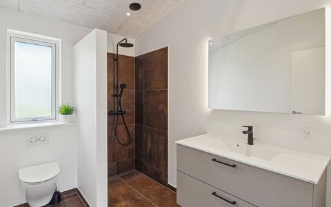 Biergh - 30Km from the Sea: Flooring, Wall, Floor, Plumbing Fixture, Interior Design, Ceiling, Bathroom Cabinet, Bathroom, Plumbing, Room