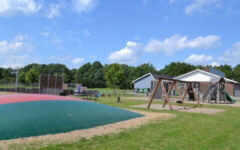 Biergh - 30Km from the Sea: Grass, Tree, Public Space, Outdoor Play Equipment, Cloud, Recreation, Plain, Human Settlement, Land Lot, Shade