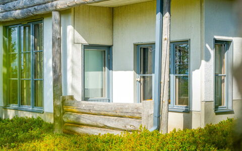 Rukatunturintie 8 G2: Shrub, Home, Cottage, Garden, Estate, Sash Window, Shade, Yard, Landscaping, Siding