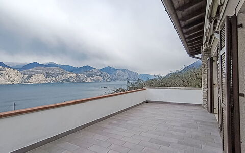 Manuela: Sea, Coastal And Oceanic Landforms, Ocean, Coast, Beach, Shore, Balcony, Tropics, Bay