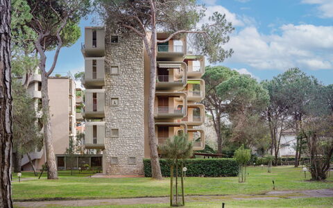 Life Tower: Sea, Coastal And Oceanic Landforms, Ocean, Coast, Beach, Shore, Balcony, Tropics, Bay