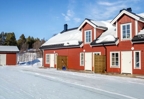 Svanhågna Gård: Wood, Cottage, Home, House, Roof, Siding, Winter, Snow, Freezing, Slope