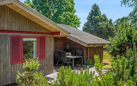 Leonor - 1.8Km from the Sea: Home, Roof, House, Door, Cottage, Shade, Garden, Groundcover, Porch, Yard