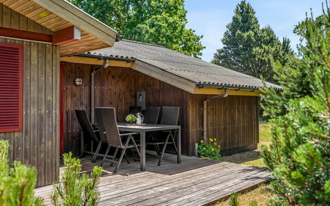 Leonor - 1.8Km from the Sea: Home, Roof, House, Door, Cottage, Shade, Garden, Groundcover, Porch, Yard