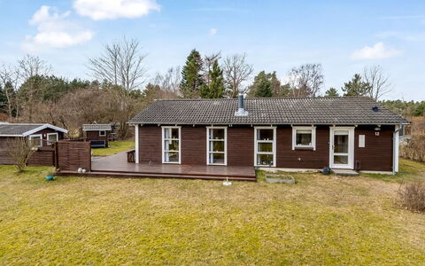 Vilhelm - 7.5Km from the Sea: Grass, Building, Window, House, Home, Roof, Cottage, Residential Area, Rural Area, Plain