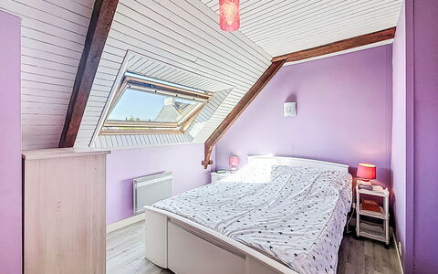 Maison Aristide Briand: Bed, Interior Design, Bedroom, Bedding, Furniture, Floor, Bed Sheet, Flooring, Wood, Ceiling