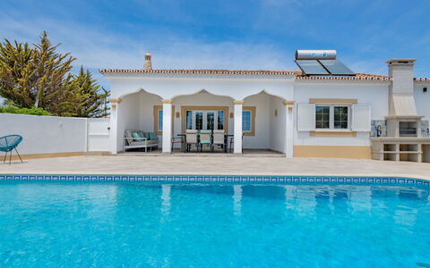 V4 Águia Vermelha: Blue, Swimming Pool, Home, Estate, Mansion, Villa, Shade, Design, Resort, Hacienda