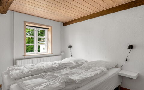 Nette - 15Km from the Sea: Wall, Wood, Bedroom, Ceiling, Interior Design, Flooring, Bed, Floor, Bedding, Bed Sheet