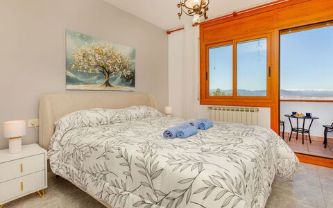 Abie: Interior Design, Furniture, Bed, Bedroom, Floor, Flooring, Wood, Room, Ceiling, Bed Sheet