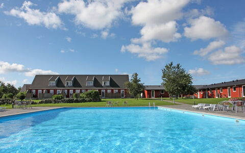 Yaris - 4.5Km from the Sea: Blue, Cottage, House, Home, Farmhouse, Estate, Siding