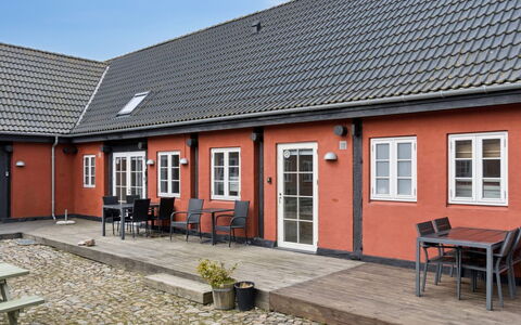 Yaris - 4.5Km from the Sea: Blue, Cottage, House, Home, Farmhouse, Estate, Siding