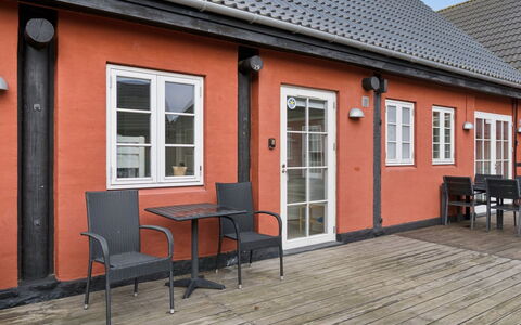 Yaris - 4.5Km from the Sea: Blue, Cottage, House, Home, Farmhouse, Estate, Siding