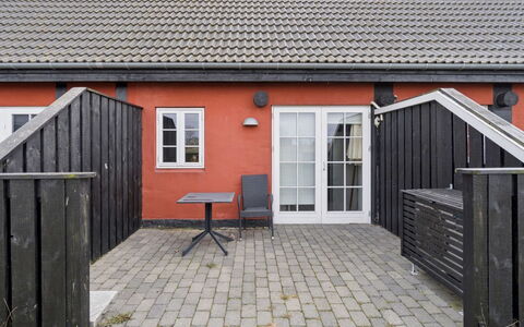 Yaris - 4.5Km from the Sea: Blue, Cottage, House, Home, Farmhouse, Estate, Siding