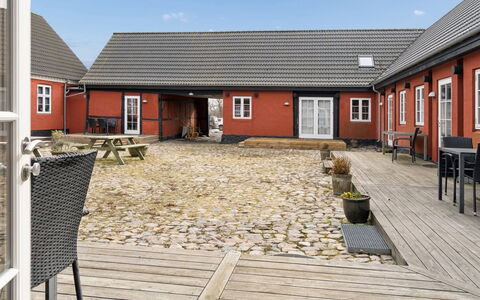 Hinrich - 4.5Km from the Sea: Architecture, Roof, Home, Composite Material, Daylighting, Siding, Driveway