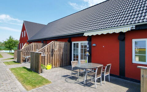 Hinrich - 4.5Km from the Sea: Architecture, Roof, Home, Composite Material, Daylighting, Siding, Driveway