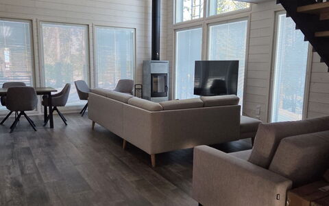 Villa Lumo: Apartment, Balcony, Condominium, Hotel, Shade