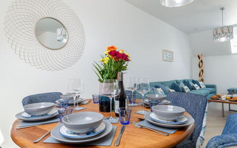 Beach & Lobster House: Apartment, Balcony, Condominium, Hotel, Shade