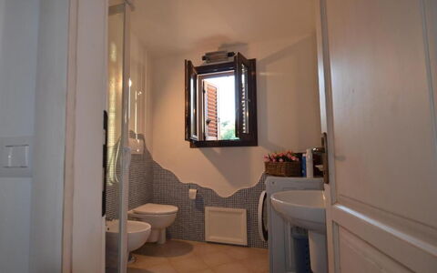 Appartamento Tamara, Budoni: Interior Design, Flooring, Plumbing Fixture, Floor, Bathroom Sink, Room, Bathroom, Sink, Plumbing, Furniture