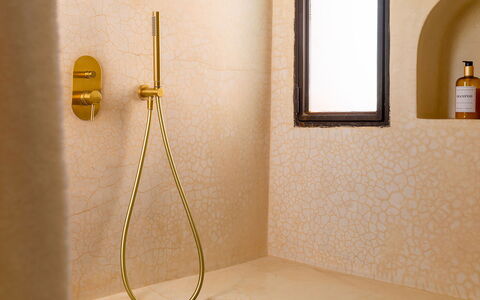 Villa Kanza: Plumbing Fixture, Plumbing, Tap, Bathroom, Shower Head, Tile, Shower, Shower Bar, Shower Panel