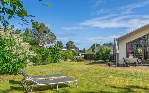 Anttoni - 350M from the Sea: Shrub, Garden, Shade, Cottage, Lawn, Landscaping, Estate, Yard, Backyard, Walkway