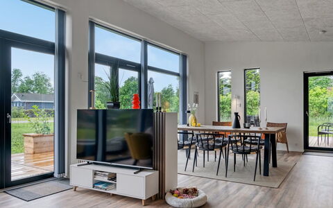 Sharina - 320M to the Fjord: Wood, Flooring, Furniture, Floor, Interior Design, Ceiling, Home, Chair, Living Room, Houseplant