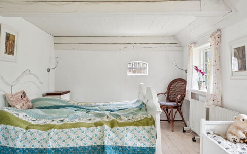Jule - 1.5Km from the Sea: Furniture, Bedroom, Interior Design, Wall, Bed, Wood, Ceiling, Linens, Bedding, Bed Sheet