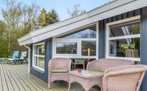 Aswaldi - 1.5Km from the Sea: Wood, Home, Porch, Cottage, Shade, Deck, Hardwood, Chair, Plank, Siding