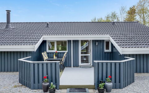 Aswaldi - 1.5Km from the Sea: Roof, Home, Siding, Cottage, Shed, Shade, Estate, Garden Buildings, Yard, Outdoor Structure