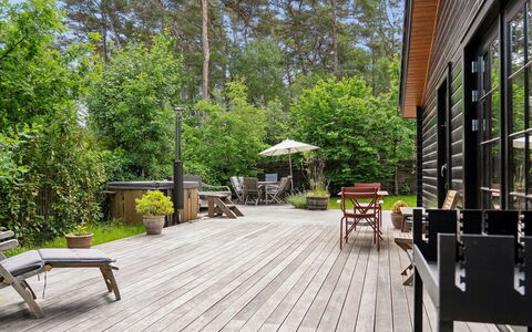 Hoat - 250M from the Sea: Wood, Wood Flooring, Porch, Hardwood, Furniture, Outdoor Furniture, Deck, Home, Plank, Door