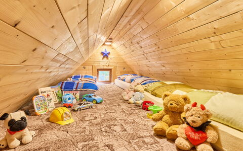 Roubenka U Potoka: Wood, Home, Cottage, Room, Log Cabin, Wood Stain, Hardwood, Hut, Wood Flooring