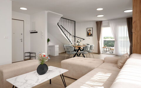 Accommodation:&nbsp;Mediterranee Oliva 104.3