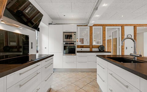 Blaguna - 9Km to the Fjord: Kitchen, Flooring, Countertop, Interior Design, Wood, Ceiling, Kitchen Appliance, Light Fixture, Floor, Cabinetry