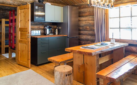Kelosyväri 13: Wood, Cottage, House, Home, Door, Hardwood, Garden Buildings, Wood Stain, Log Cabin, Plank
