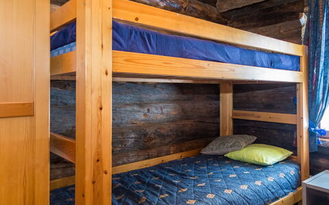 Kelosyväri 13: Wood, Cottage, House, Home, Door, Hardwood, Garden Buildings, Wood Stain, Log Cabin, Plank