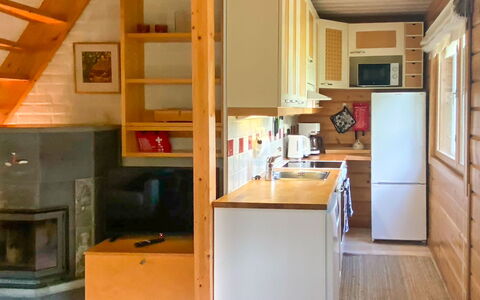 Aurinko Vanaja: Flooring, Wood, Interior Design, Floor, Kitchen, Kitchen Appliance, Furniture, Room, Major Appliance, Ceiling