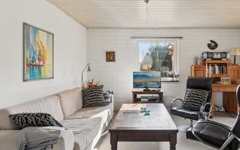 Paale - 395M from the Sea: Furniture, Wood, Interior Design, Flooring, Floor, Chair, Room, Ceiling, Living Room, Apartment