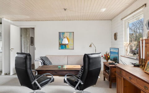 Paale - 395M from the Sea: Furniture, Wood, Interior Design, Flooring, Floor, Chair, Room, Ceiling, Living Room, Apartment