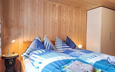 Haus Margrittli: Interior Design, Wood, Furniture, Bedroom, Ceiling, Flooring, Floor, Room, Bed, Lighting