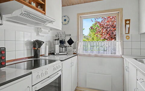 Pascal - 175M from the Sea: Kitchen, Kitchen Appliance, Major Appliance, Countertop, Wood, Interior Design, Flooring, Home Appliance, Cabinetry, Room