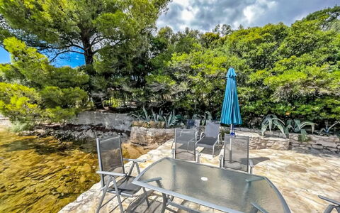 Beach House Suzi: Swimming Pool, Apartment, Resort, Balcony, Condominium, Shade, Eco Hotel, Hotel, Resort Town