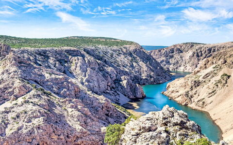Beach House Suzi: Water, Water Resources, Body Of Water, Mountainous Landforms, Mountain, Natural Landscape, Terrain, Watercourse, Waterway, Channel